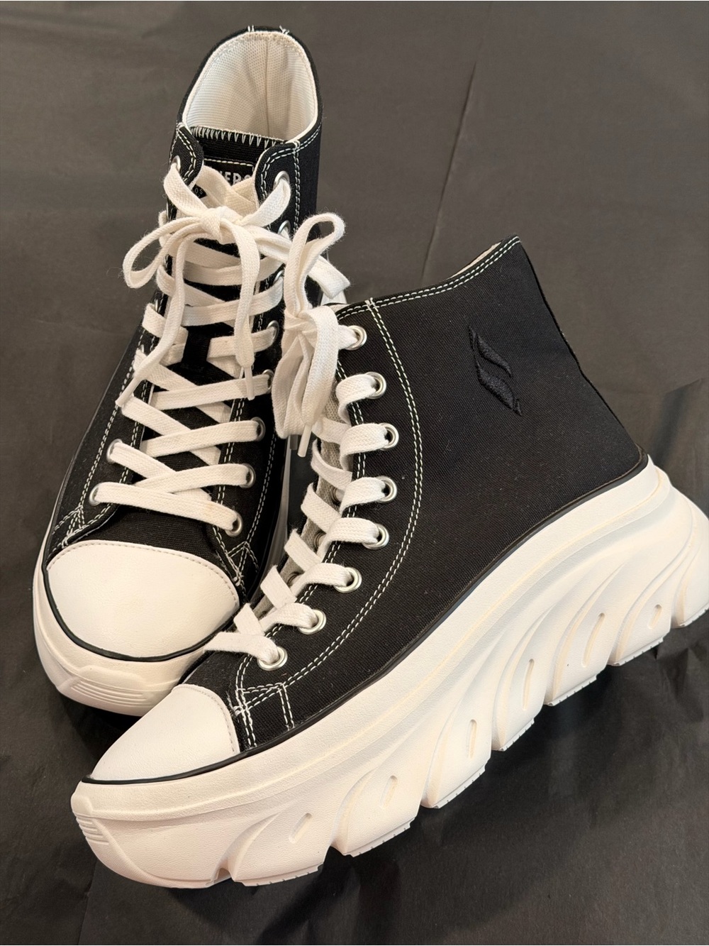 Skechers Funky Street Black & White High-Top Platform Sneakers Floor Display 800